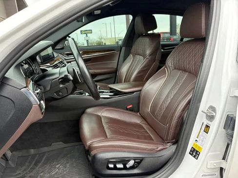 Used 2018 BMW 530i xDrive AWD/4WD image 21