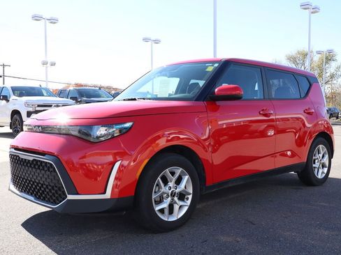 Used 2025 Kia Soul LX w/ Option Group 015 image 7