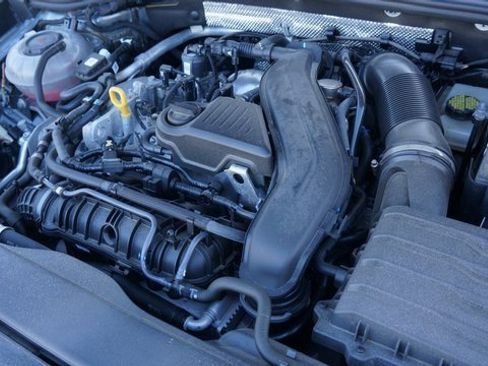 Certified 2023 Volkswagen Jetta SE w/ Panoramic Sunroof Package image 65