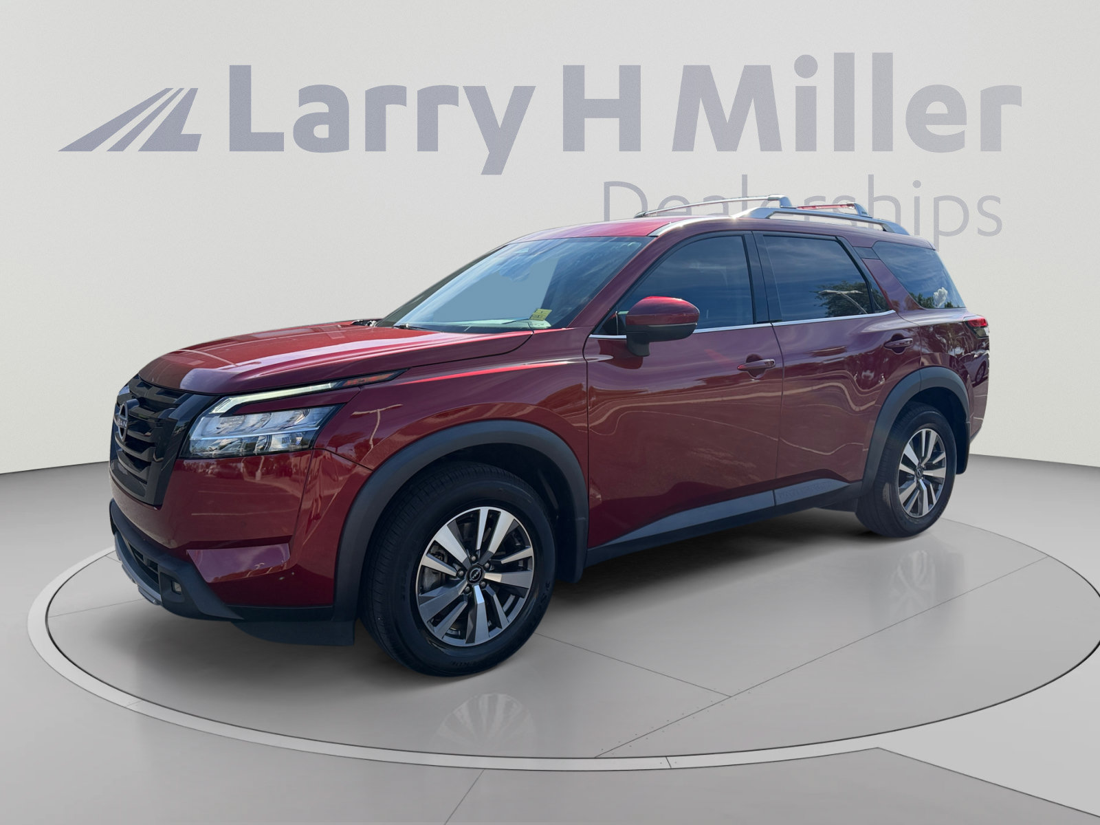 Used 2023 Nissan Pathfinder SL w/ Lighting Package (N92) FWD image 1
