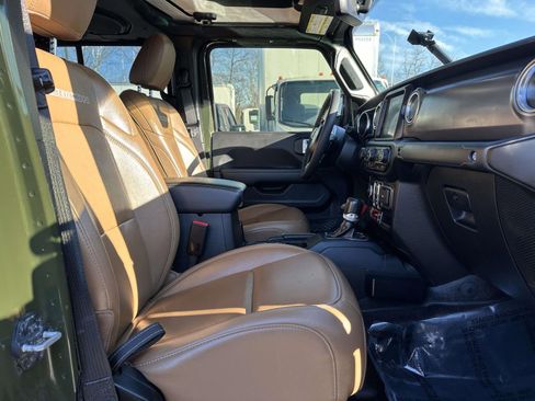 Used 2023 Jeep Gladiator Rubicon w/ LED Lighting Group image 26