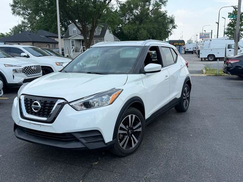 Used 2019 Nissan Kicks SV FWD image 1
