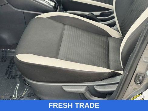 Used 2021 Nissan Versa SV image 12