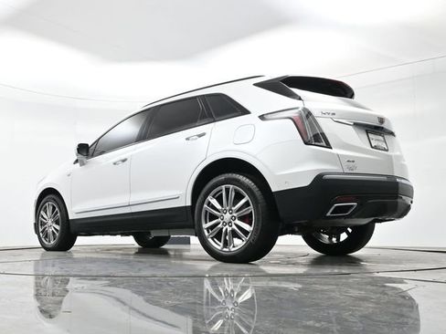 Used 2025 Cadillac XT5 Sportv w/ Technology Package image 32