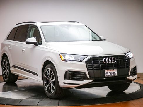 Used 2021 Audi Q7 3.0T Premium Plus w/ Premium Plus Package AWD/4WD image 6