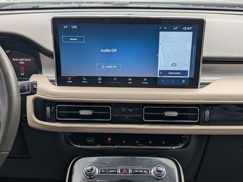 Certified 2022 Lincoln Nautilus FWD w/ Premium Package image 17