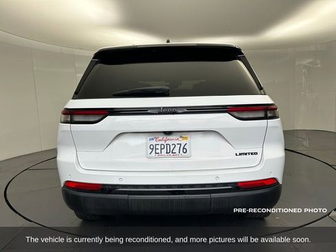 Used 2023 Jeep Grand Cherokee Limited w/ Black Appearance Package image 4