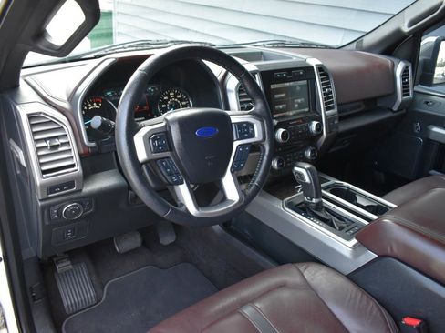 Used 2015 Ford F150 Platinum image 10