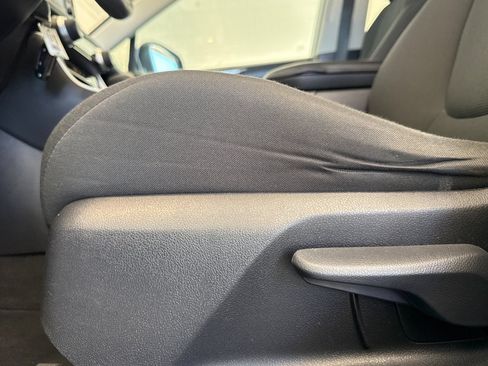 Used 2021 Toyota RAV4 LE FWD image 13