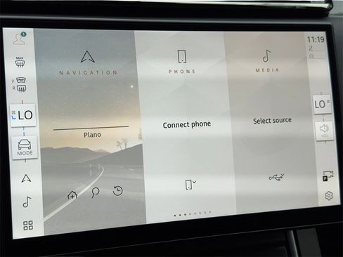 Used 2025 Land Rover Range Rover Velar Dynamic SE image 24