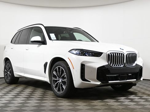 Used 2026 BMW X5 xDrive40i w/ M Sport Package image 9