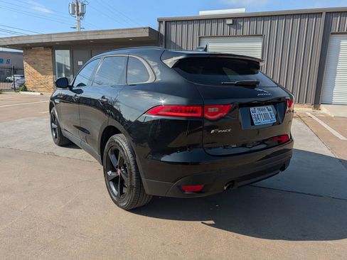 Used 2018 Jaguar F-PACE Premium image 5