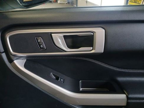 Used 2023 Ford Explorer XLT image 59