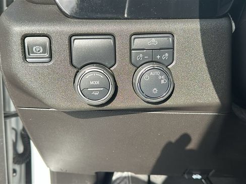 Used 2025 Chevrolet Silverado 1500 LT RWD image 22