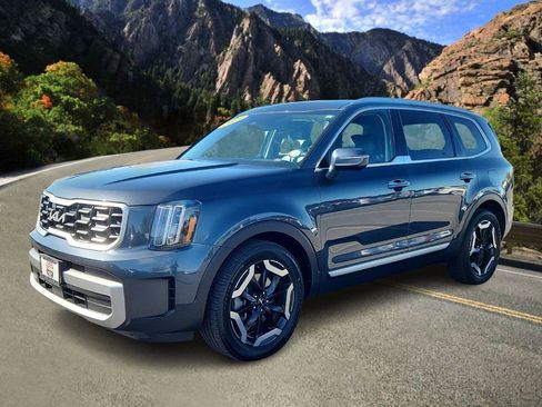 Used 2023 Kia Telluride S w/ S Sunroof Package image 5