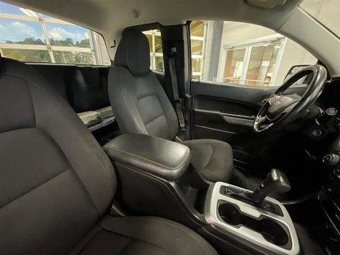 Used 2020 Chevrolet Colorado LT w/ Safety Package image 17