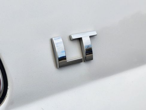 Used 2019 Chevrolet Tahoe LT image 29