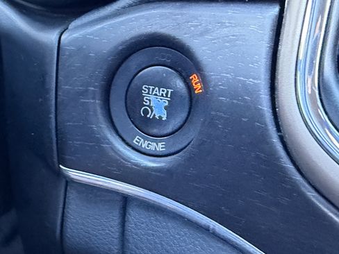 Used 2015 Jeep Grand Cherokee Limited image 24