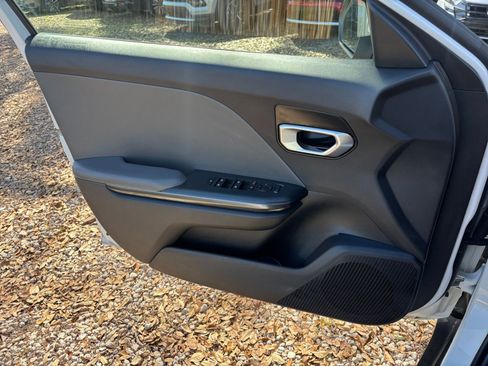 Used 2025 Kia K4 LXS image 18