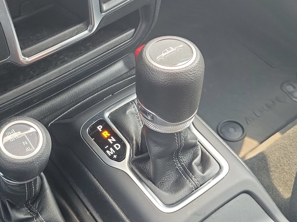Used 2024 Jeep Gladiator Sport AWD/4WD image 31