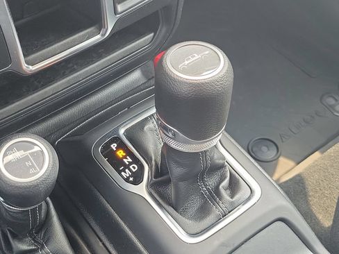 Used 2024 Jeep Gladiator Sport AWD/4WD image 31