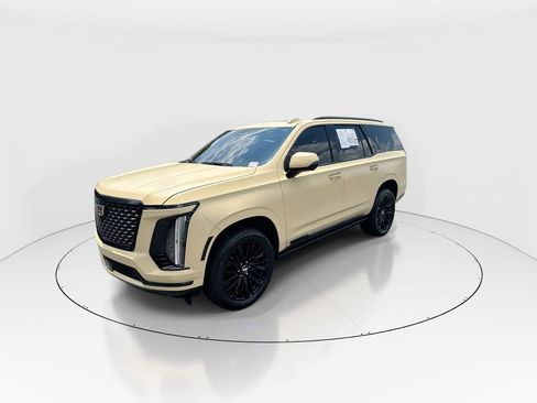 Used 2025 Cadillac Escalade Premium Luxury AWD/4WD image 4