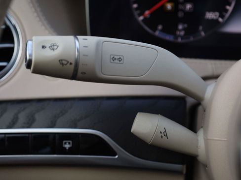 Used 2018 Mercedes-Benz S 560 Sedan image 39