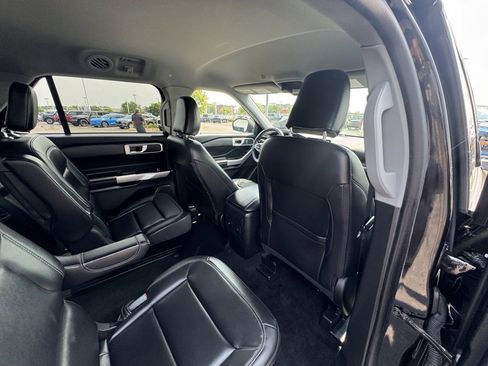 Used 2023 Ford Explorer XLT w/ Equipment Group 202A image 19