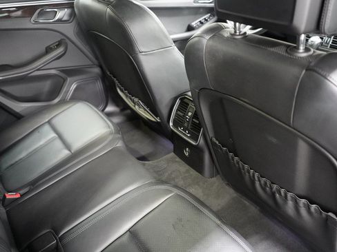 Used 2023 Porsche Macan S AWD/4WD image 20