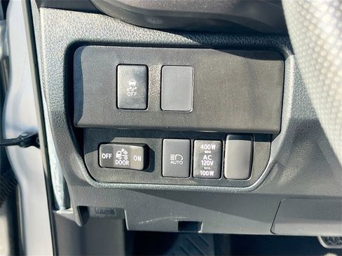 Used 2021 Toyota Tacoma TRD Sport w/ Technology Package image 10