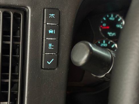 Used 2016 Chevrolet Express 2500 RWD image 58