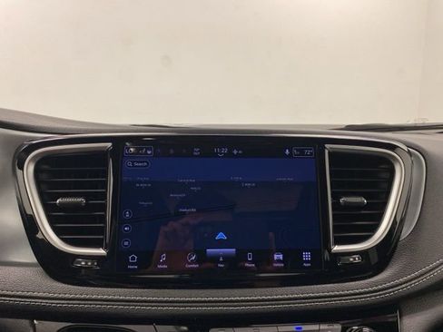 Used 2026 Chrysler Pacifica Limited w/ S Appearance Package image 11