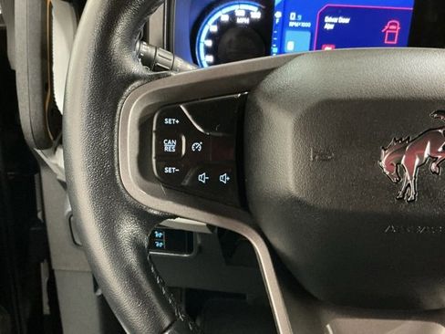 Used 2023 Ford Bronco Badlands image 26