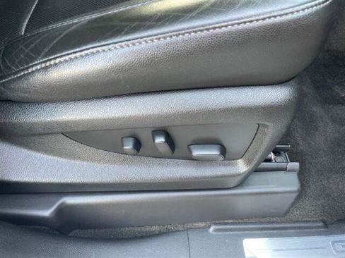 Used 2018 GMC Yukon XL SLT w/ Premium Edition image 12