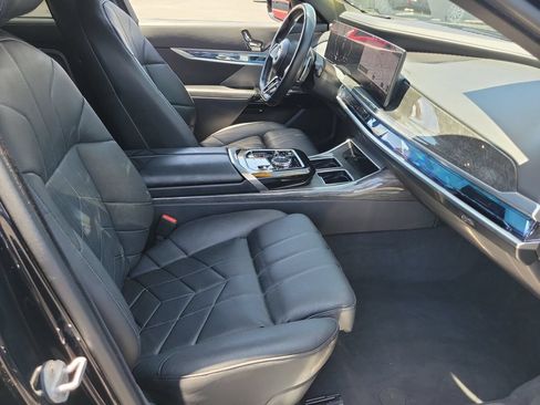Used 2024 BMW 740i RWD image 21