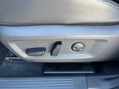 Certified 2025 Nissan Rogue Platinum w/ Tech Package image 22