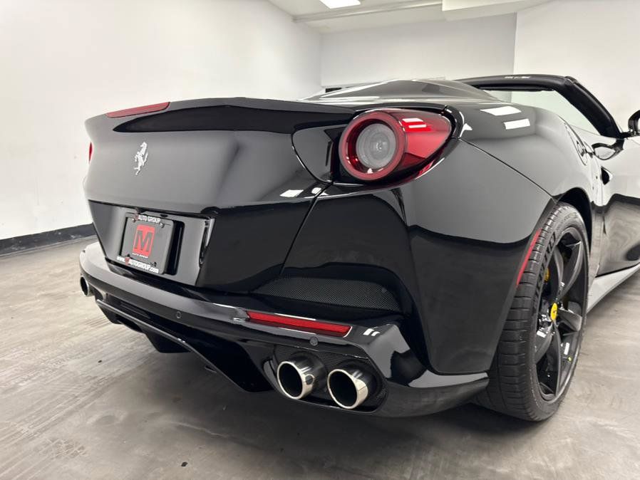 Used 2019 Ferrari Portofino RWD image 32