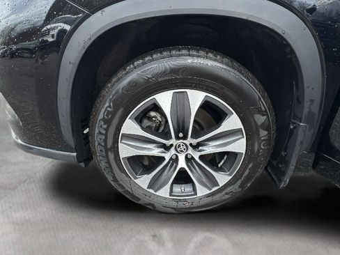 Used 2023 Toyota Highlander L image 29