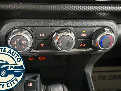 Used 2024 Nissan Kicks SV image 14