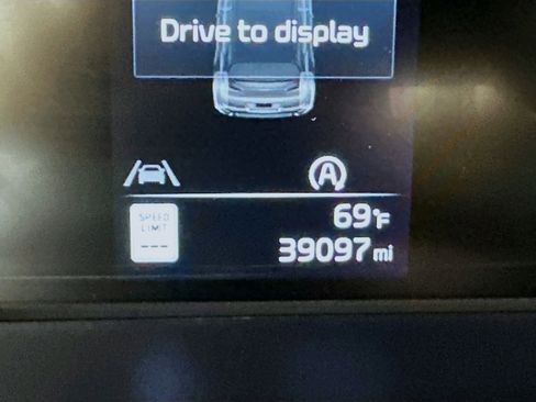 Used 2025 Kia Soul LX w/ LX Technology Package image 18