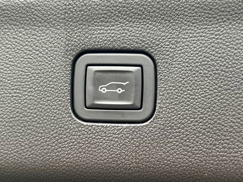 Certified 2024 Buick Enclave Essence w/ Experience Buick Package AWD/4WD image 39