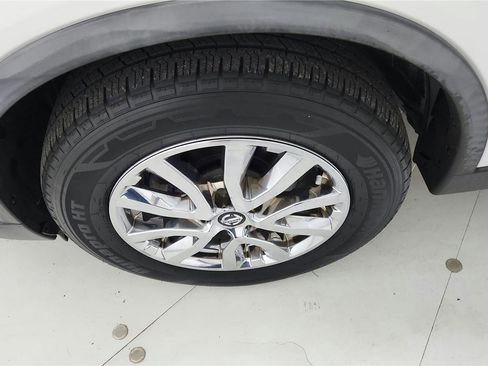 Used 2020 Nissan Rogue SV image 43