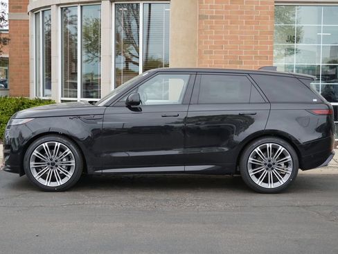 Used 2026 Land Rover Range Rover Sport Dynamic SE AWD/4WD image 2