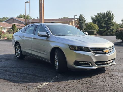 Used 2018 Chevrolet Impala LT w/ LT Convenience Package FWD image 3