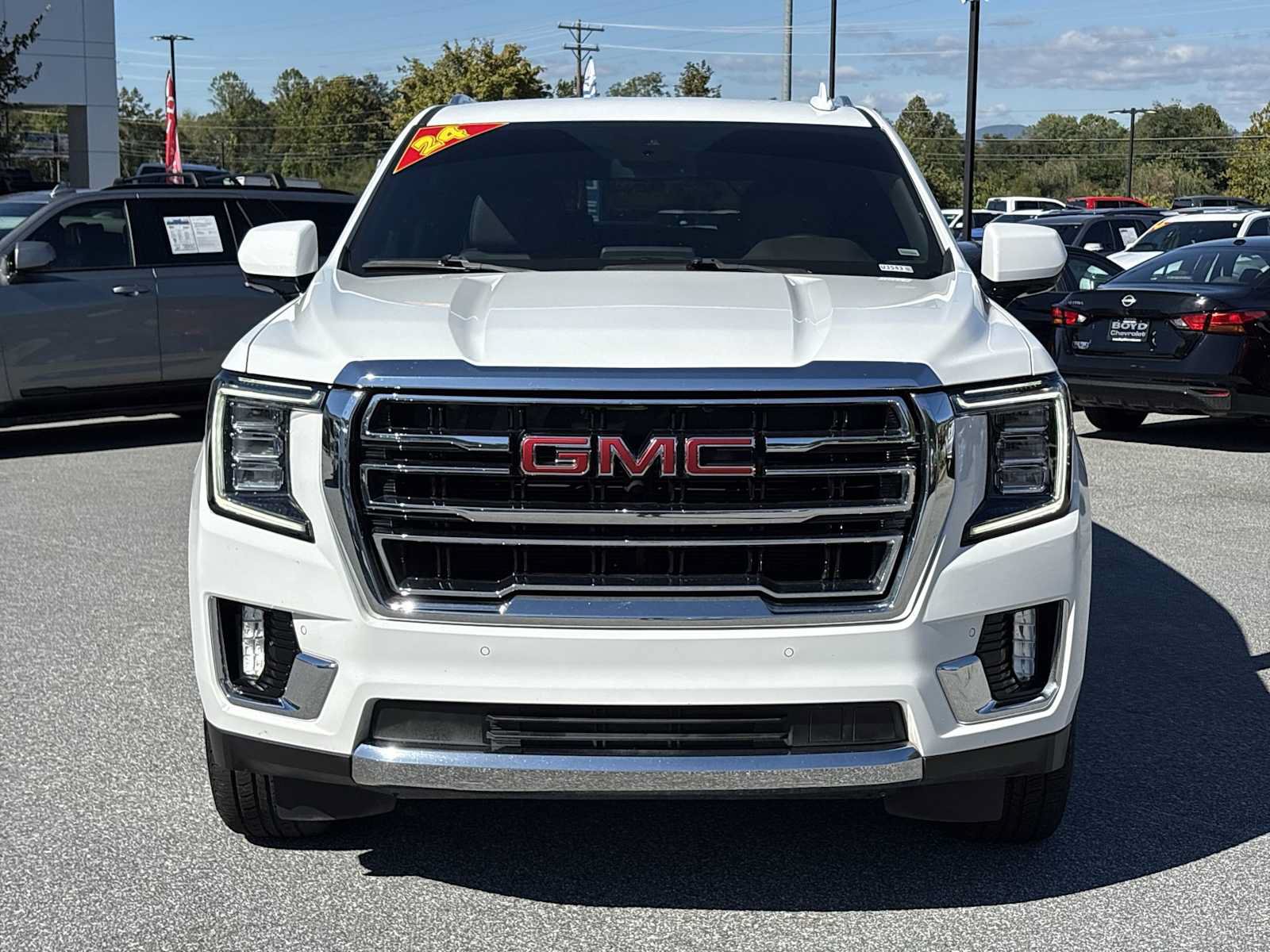 Used 2024 GMC Yukon SLT RWD image 3