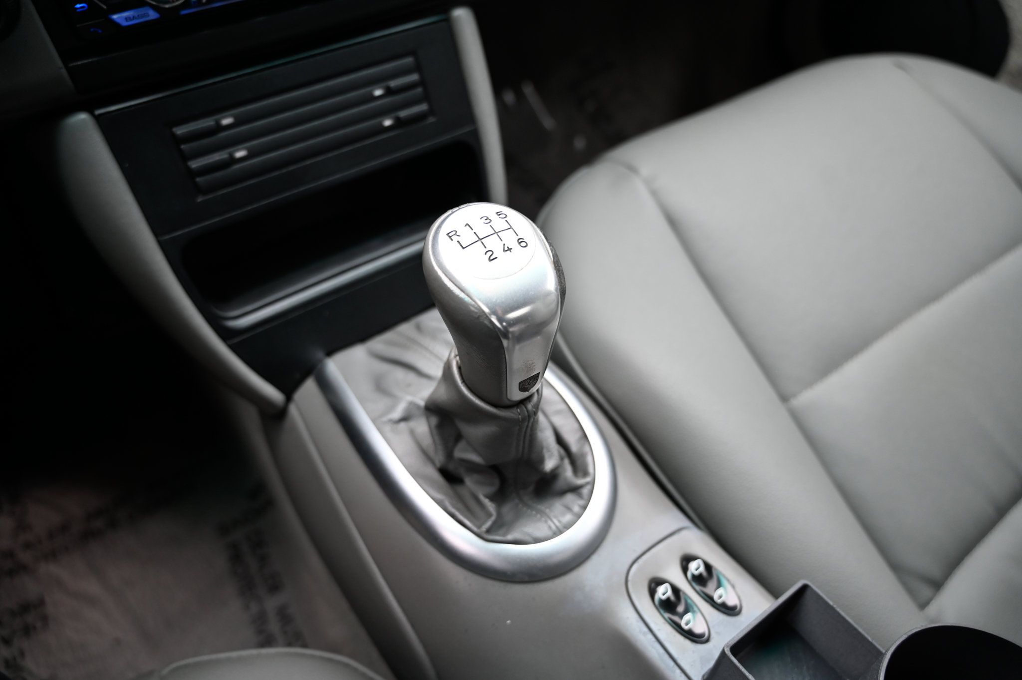 Used 2000 Porsche 911 Carrera RWD image 31