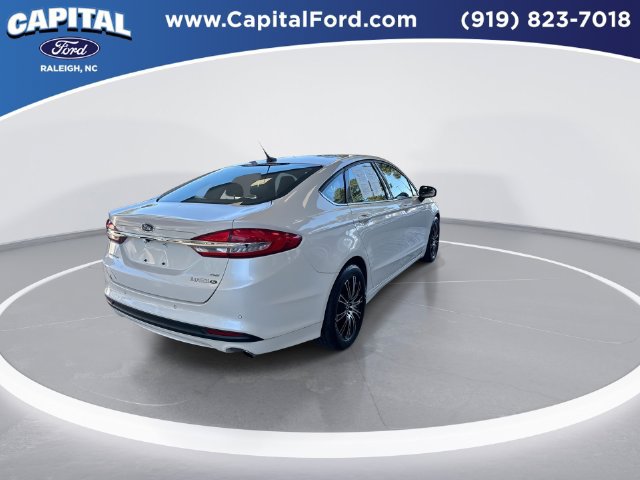 Certified 2018 Ford Fusion SE w/ Fusion SE Technology Package FWD image 8