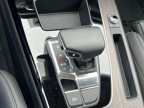 Certified 2025 Audi Q5 2.0T Premium image 20