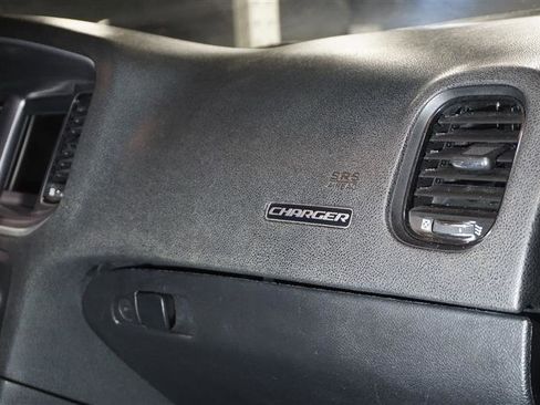 Used 2019 Dodge Charger SXT w/ Blacktop Package image 22