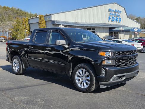 Used 2021 Chevrolet Silverado 1500 Custom image 2